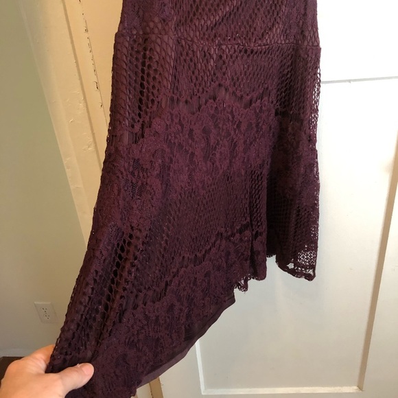 G21 - xxl burgundy lace sleeveless top/ blouse- can be worn with leggings- used - Picture 4 of 7